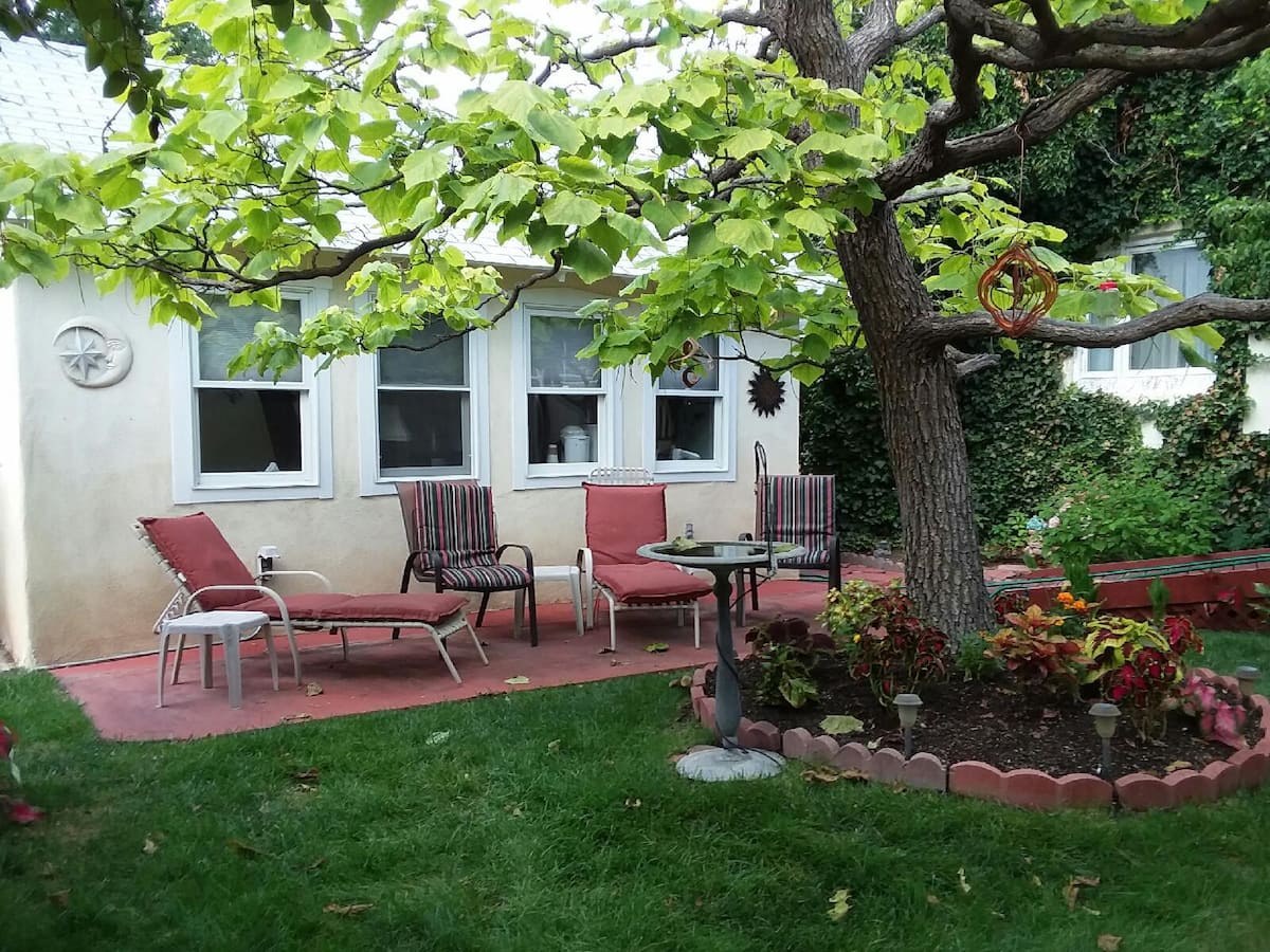 Outdoor Seating at Downtown Bedsit