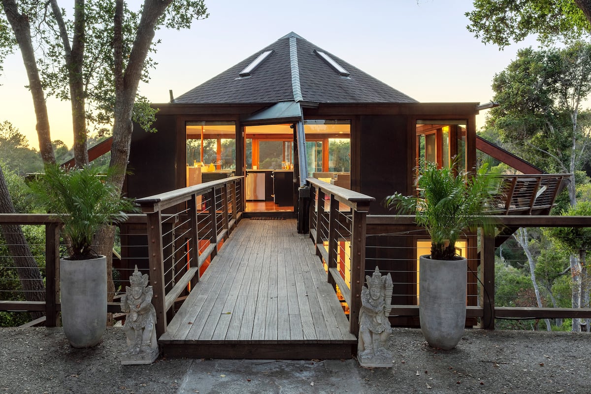 Entrance at Peaceful Treehouse with Ocean View