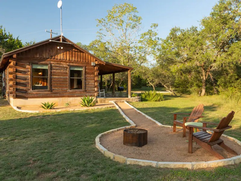 Romantic Log Cabin on Smith Creek