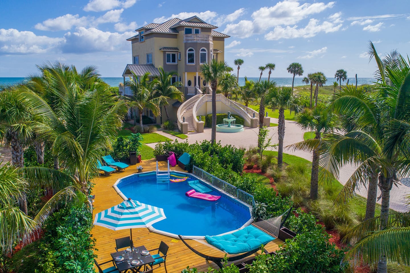 Bella Vista: 6-Bedroom on the Beach with Pool & Elevator