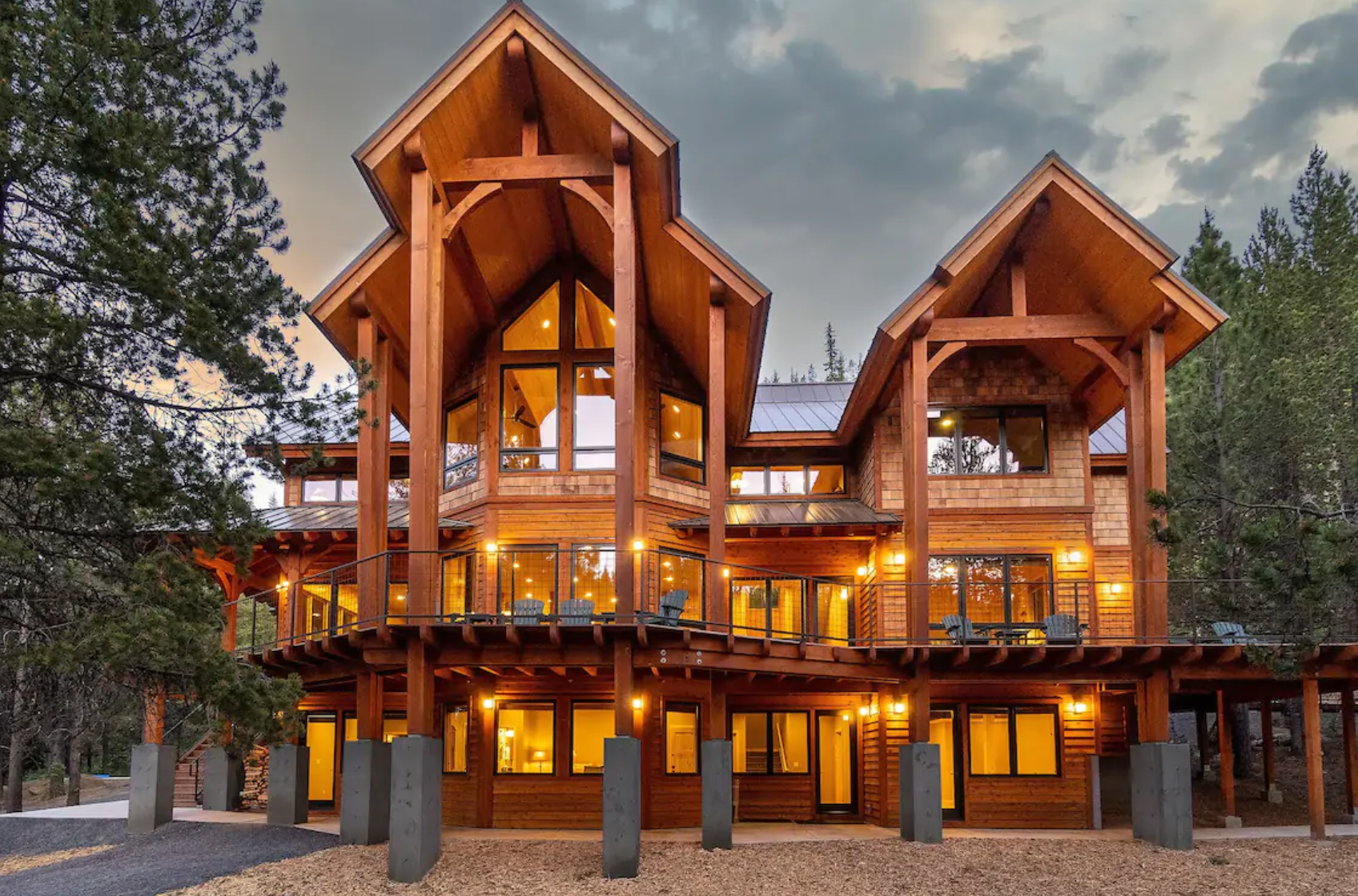 Brand new Tumalo Lake Lodge (Sleeps 16-20)