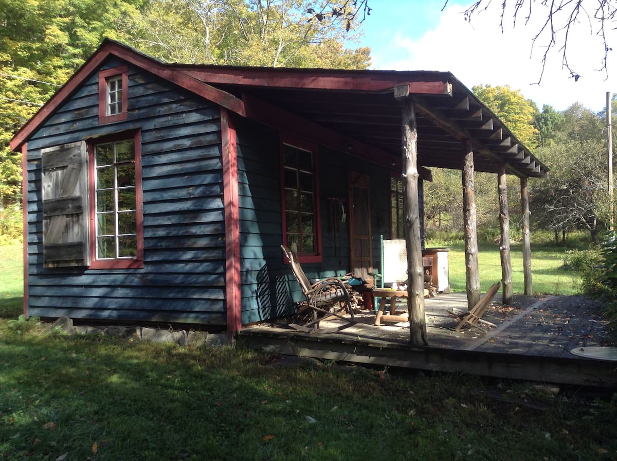 Shaded View - Far from the Madding Crowd Cozy Cabin Retreat