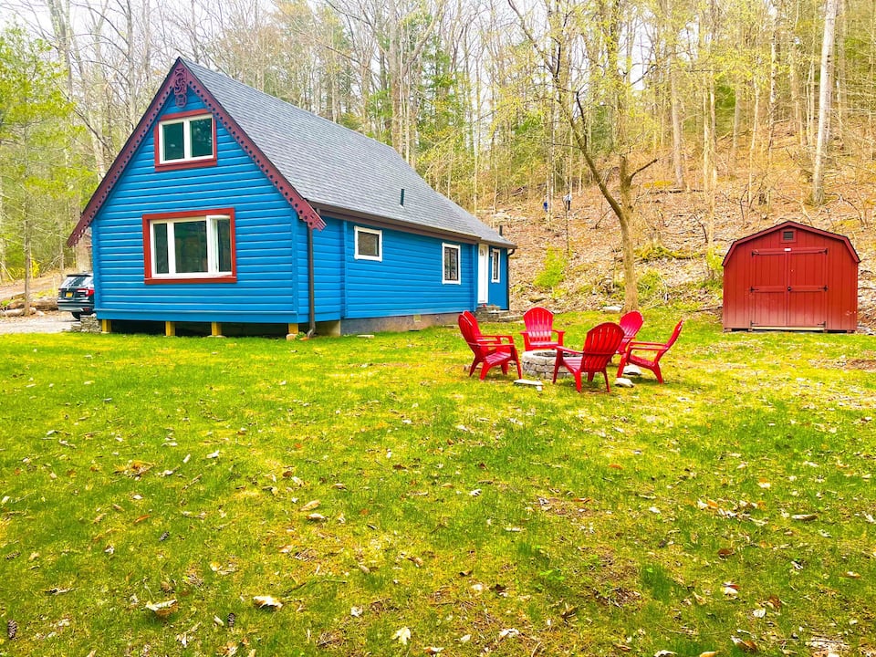 Colorful Modern Catskills Cabin