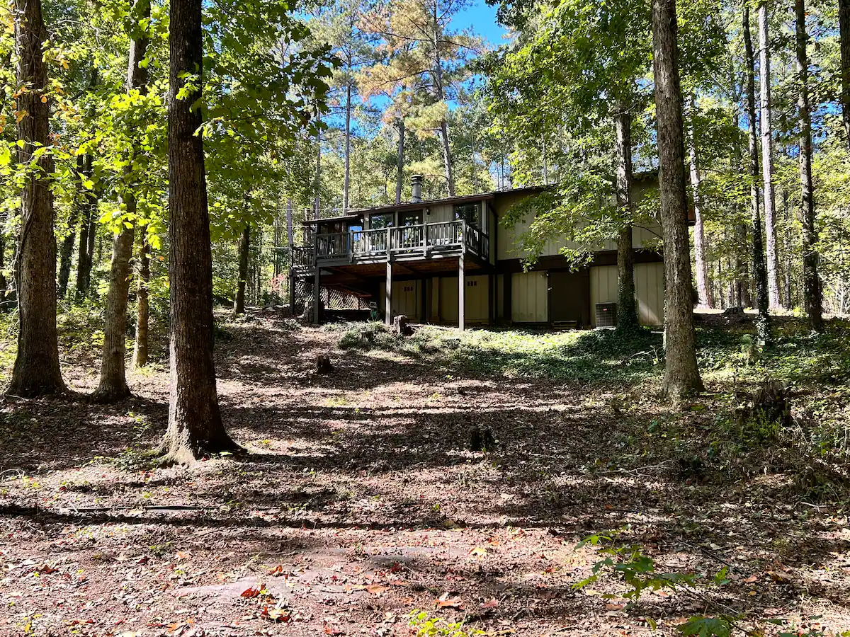 The Wolf Den: Close to Callaway & FDR State Park