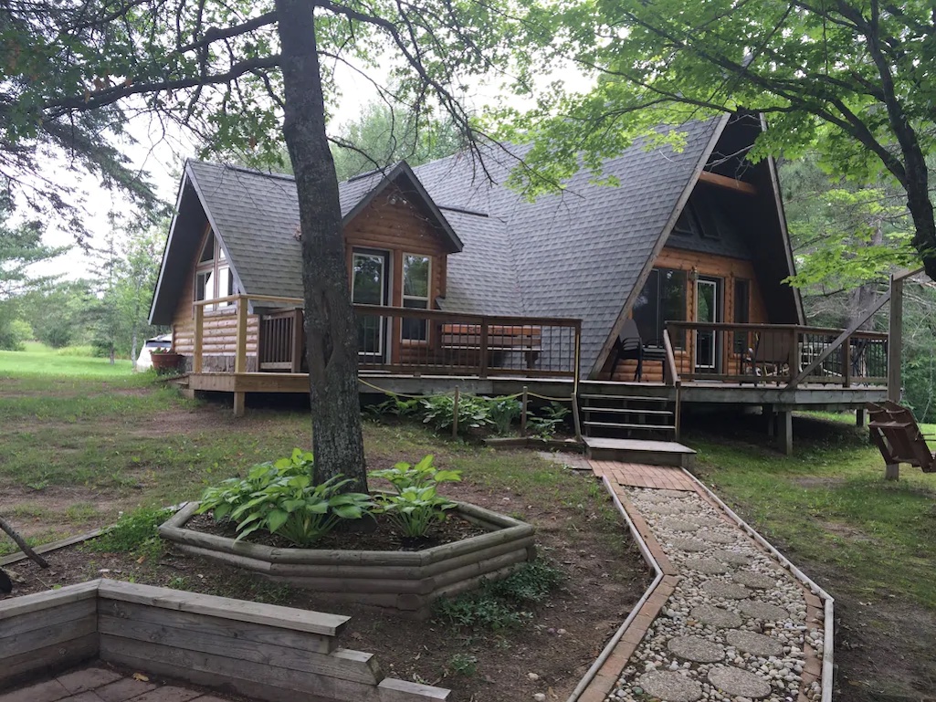 Cozy 3-Bedroom Cabin