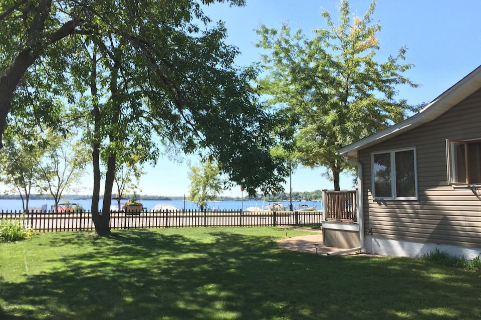 A lakeshore getaway all to yourselves