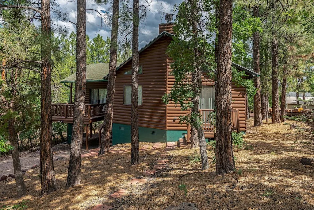 Cozy Cabin Nestled in the Ponderosa