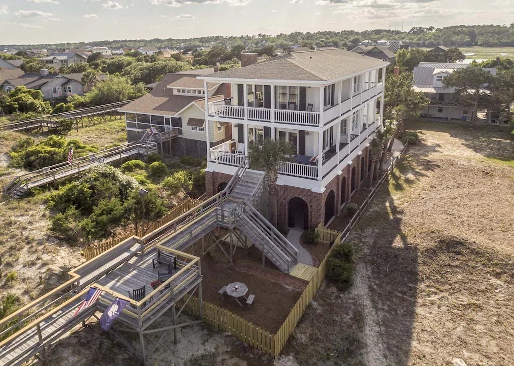 OCEANFRONT /North End House with shared dock