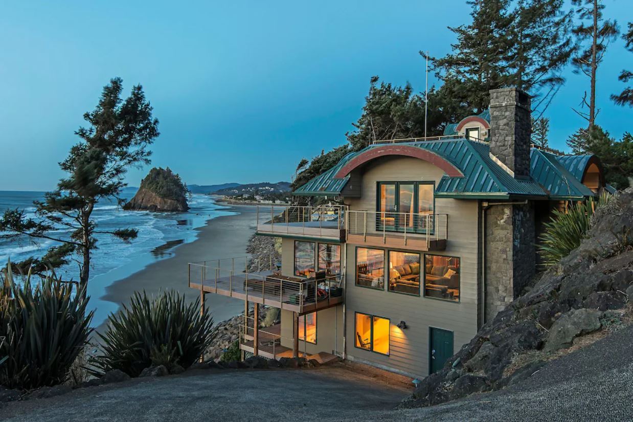 Luxury oceanfront home in Neskowin