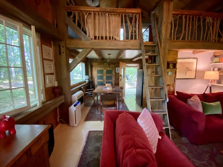 A well-appointed cabin for your trip