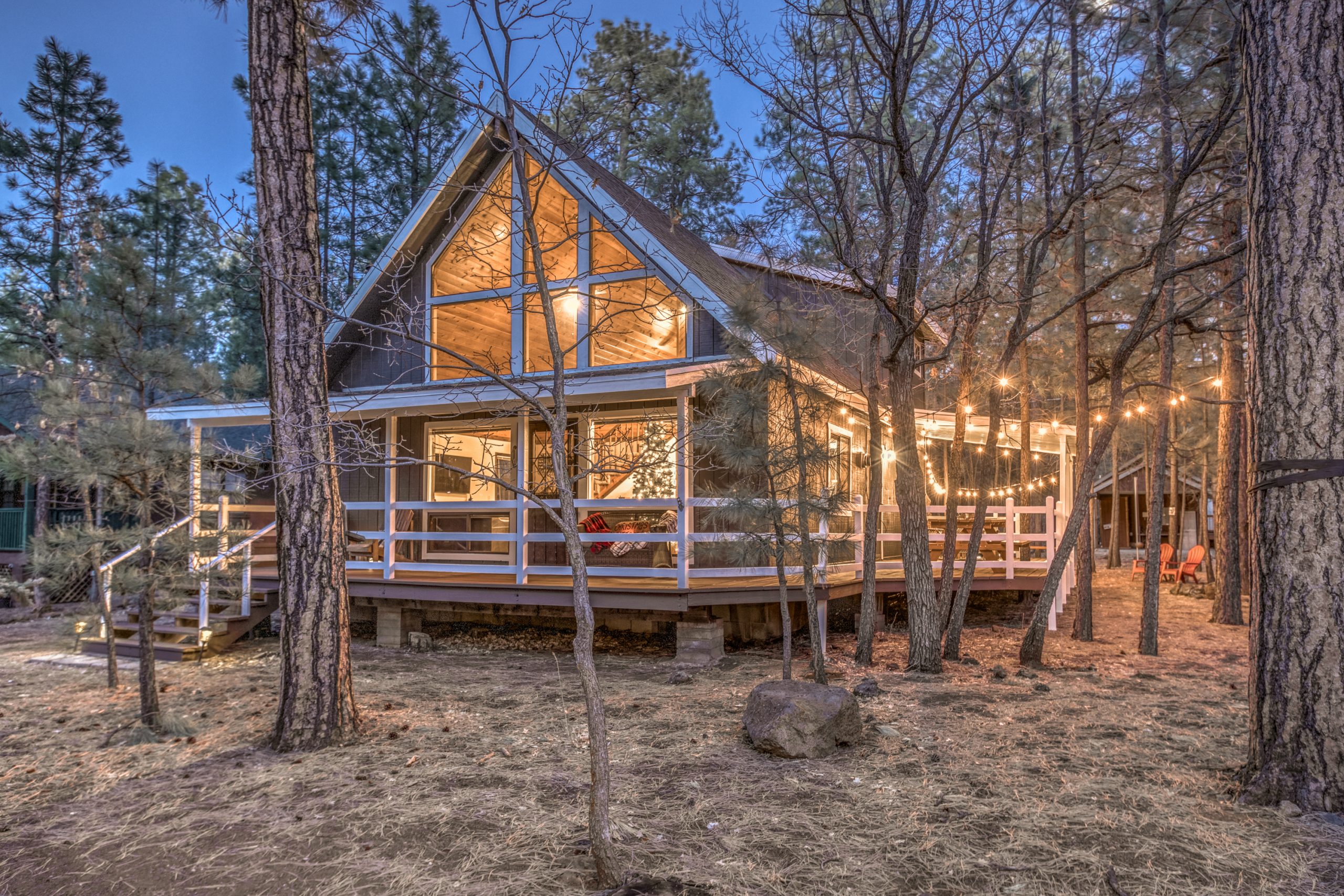 Christmas Cottage - Cozy cabin in the Pines