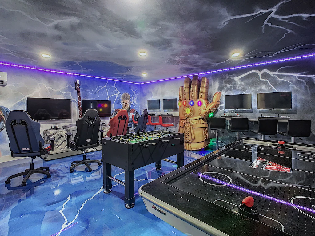 5-Bedroom Home with Avengers Themed Game Room, Private Pool/Spa