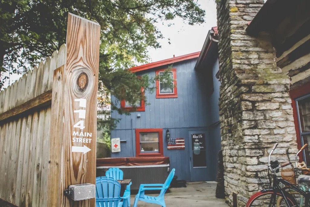 Adorable Cabin, Steps from the Ohio River