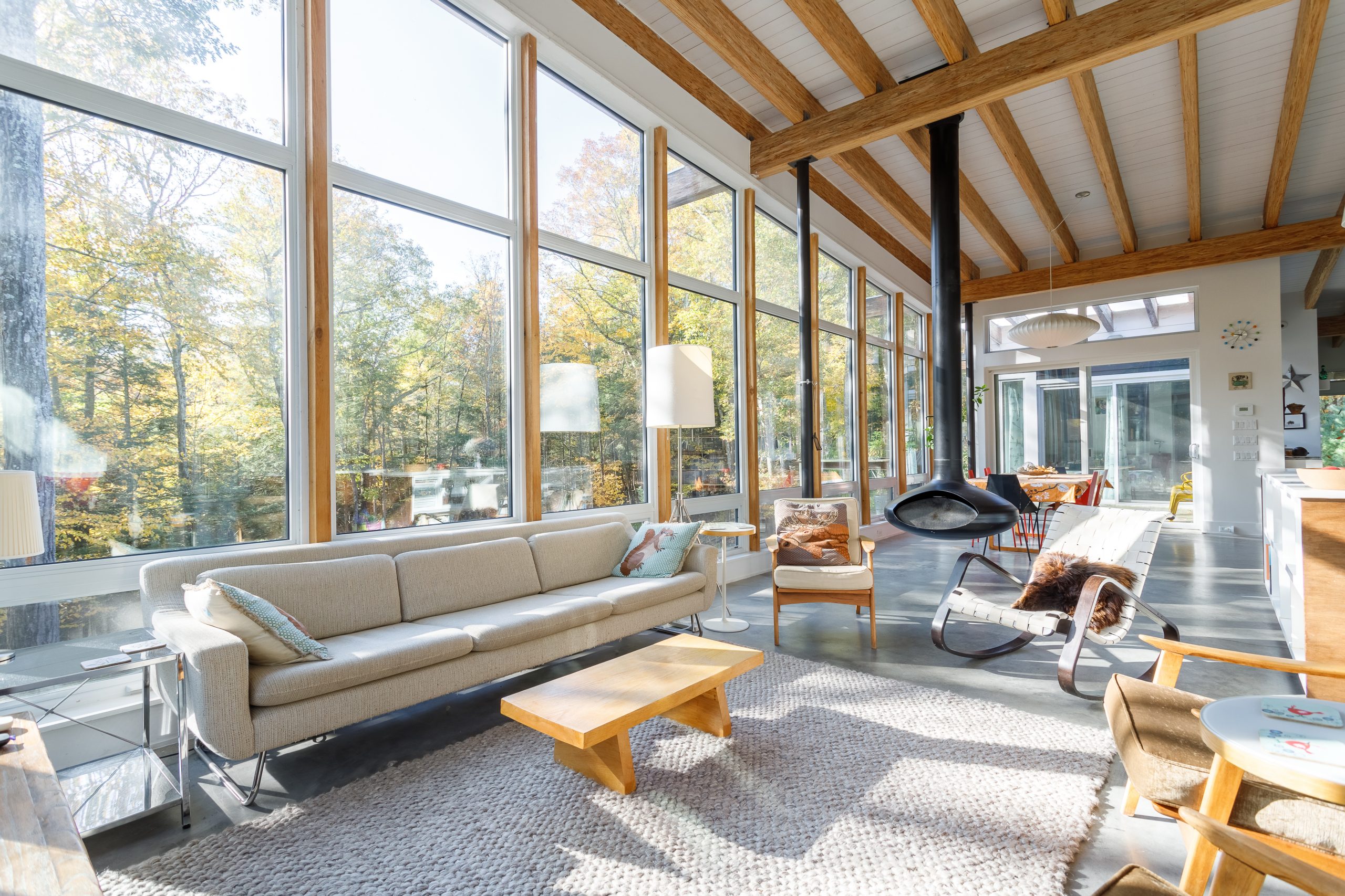 Modern Woodstock House in the Trees