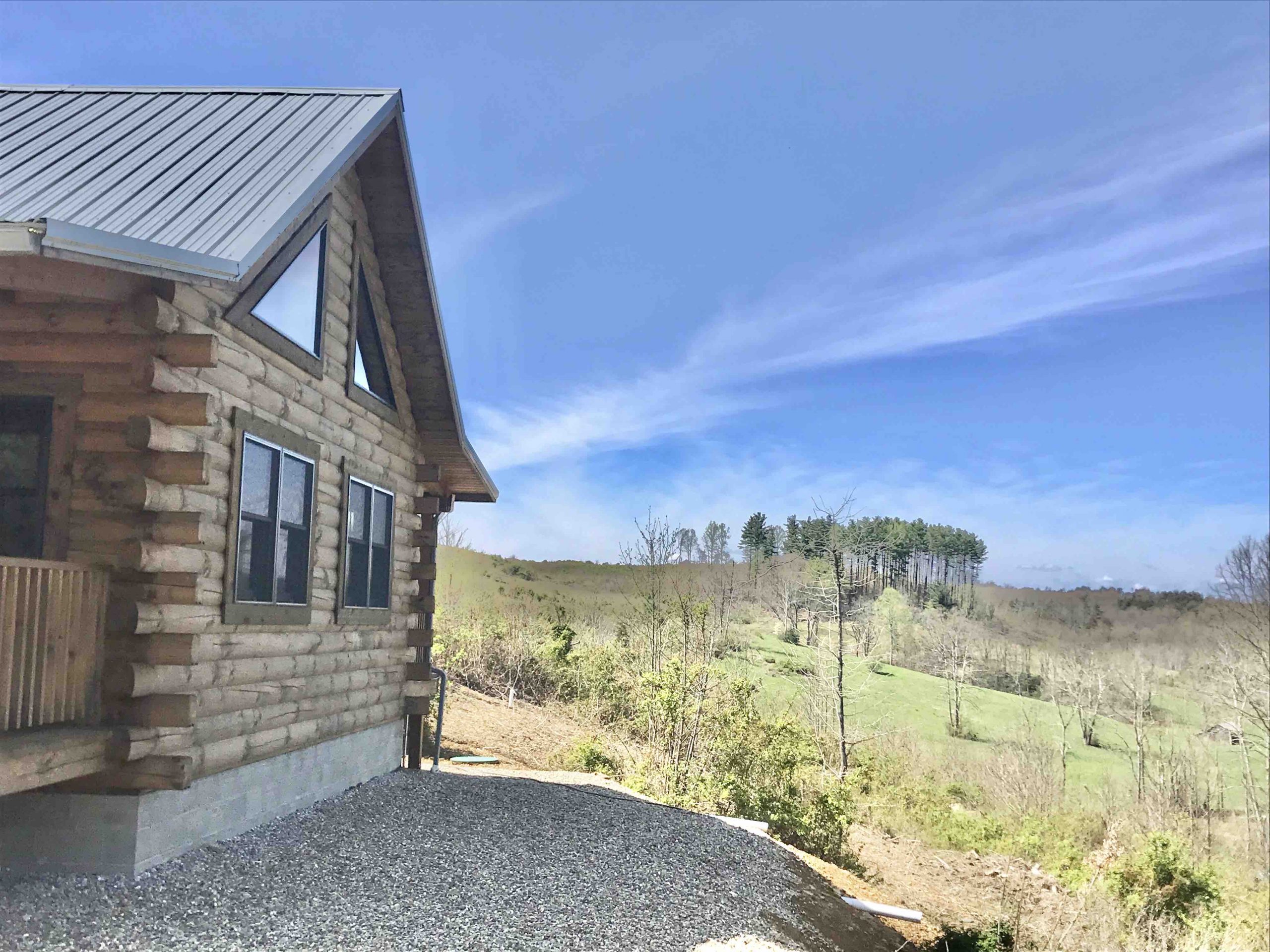 New Cabin in the Heart of Hocking Hills