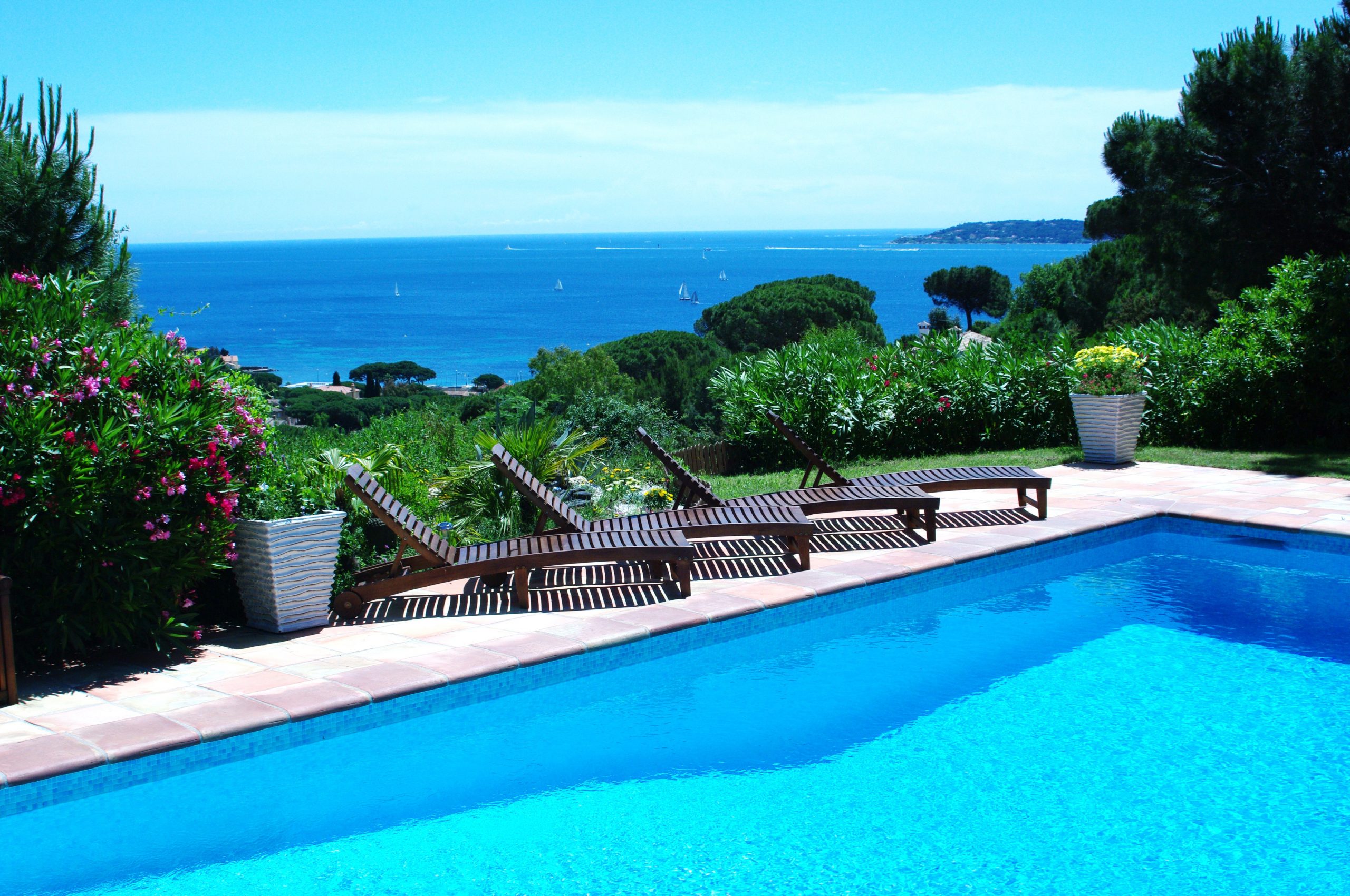 Villa with Spa, Pool and View of St Tropez's Gulf