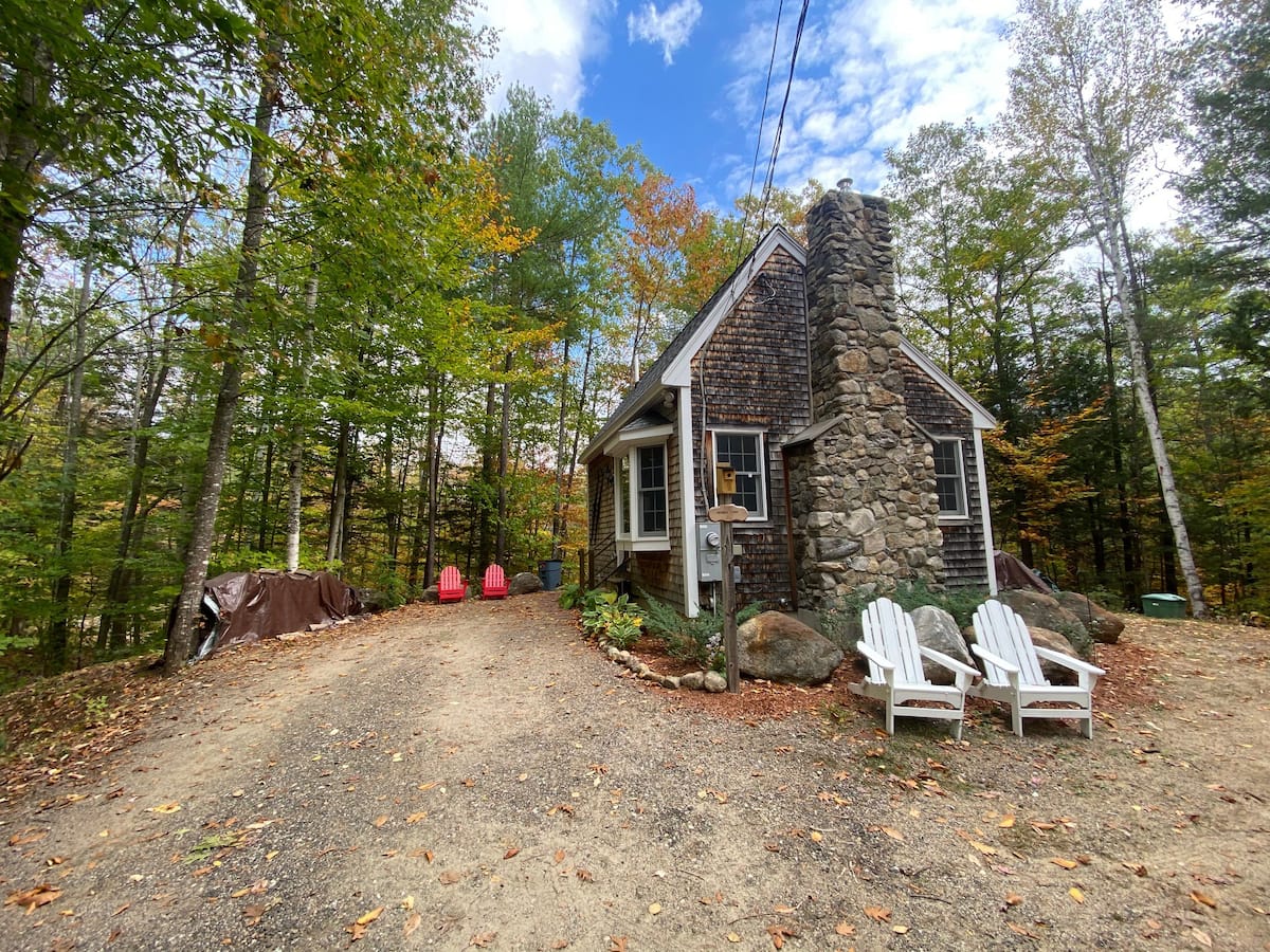 Cabin on 1.7 Acres with Fireplace in White Mountains