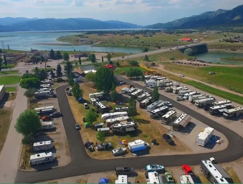 overview of RV sites at Greys River Cove