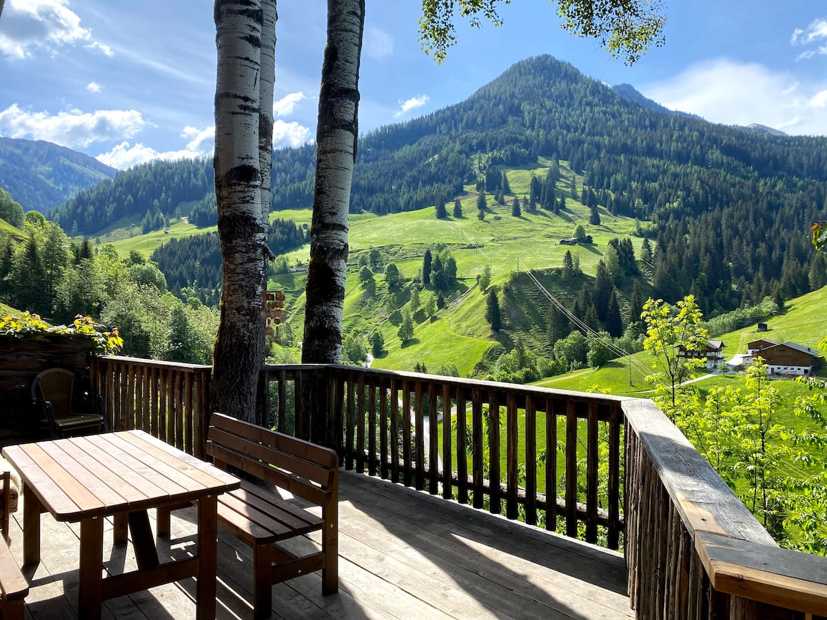 Pointhütte with beautiful mountain view