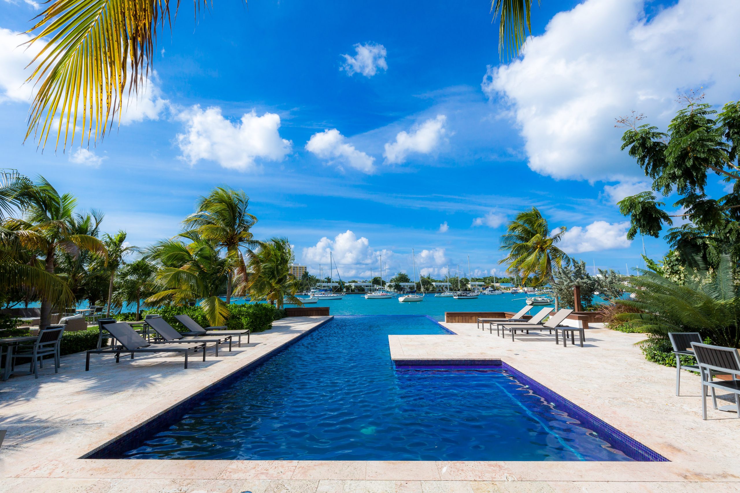 Beautiful infinity pool overlooking the ocean