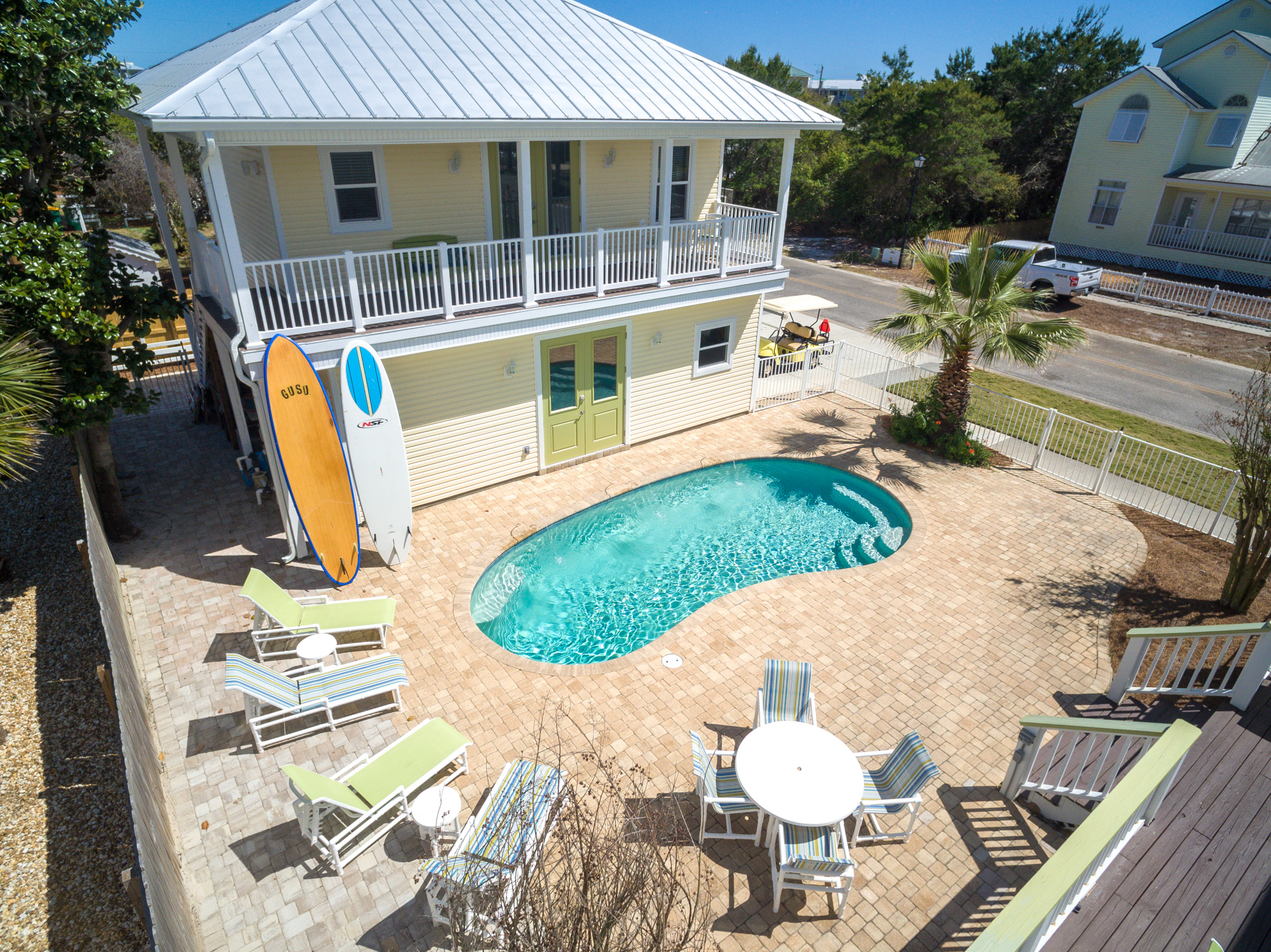 Carriage House by the Beach