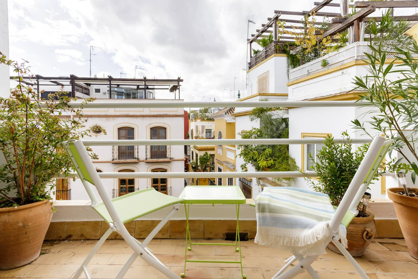 Vivienda Unifamiliar Con Encanto Y Terraza Barrio Arenal