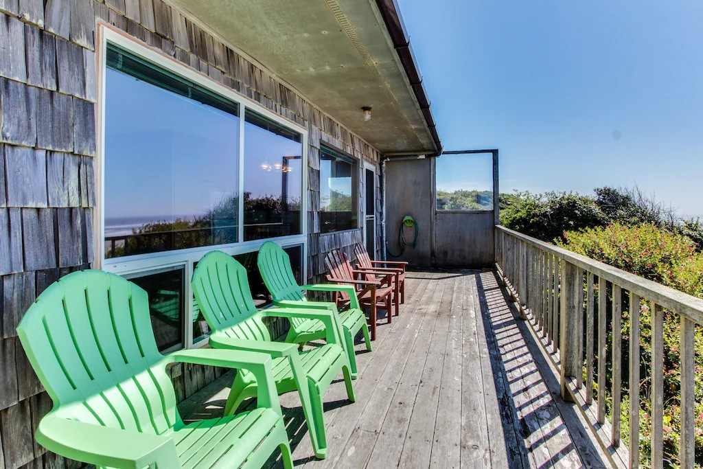 12 oceanfront, dog-friendly cottages