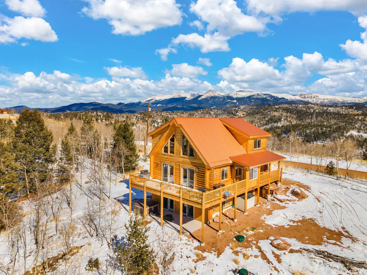 Log Cabin, Stunning Views & Hot Tub