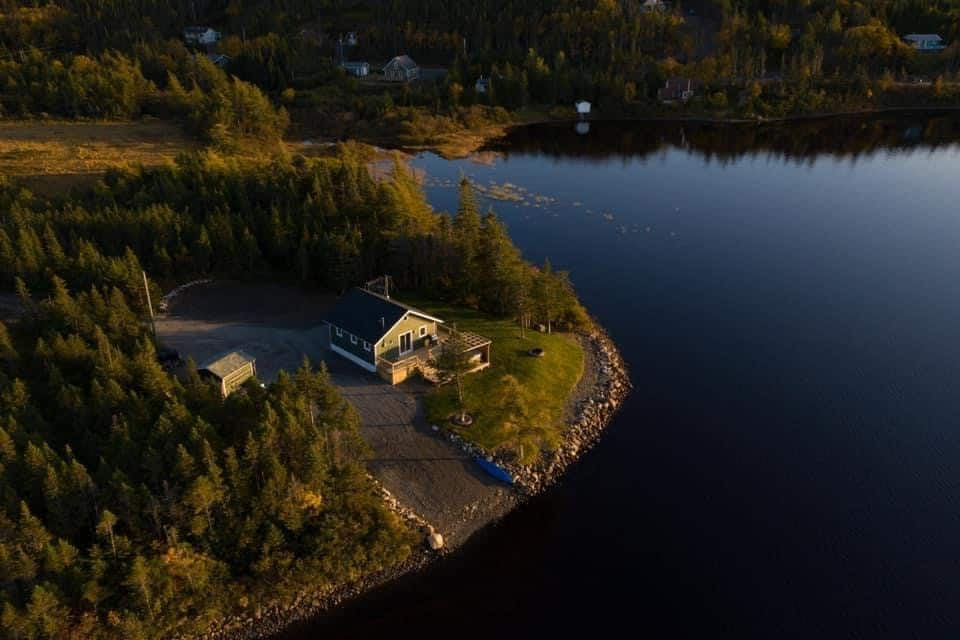 Water's Edge with Hot Tub