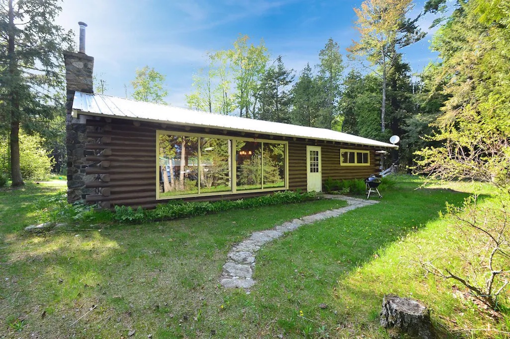 Cedar Cabin on the Bay