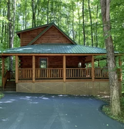 Cabin with large front deck