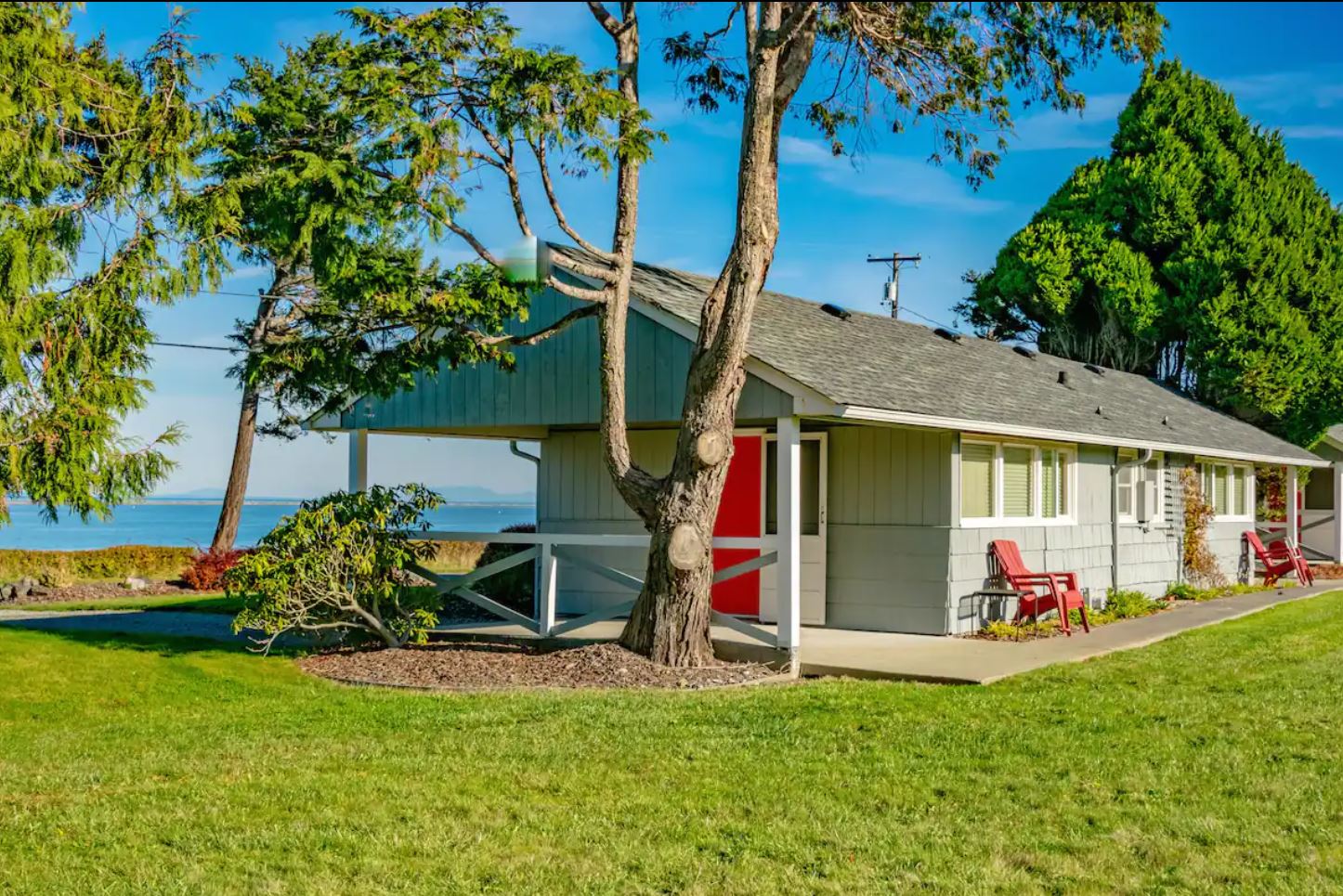 Romantic Hot Tub Beach Kitchenette, Sequim, Washington