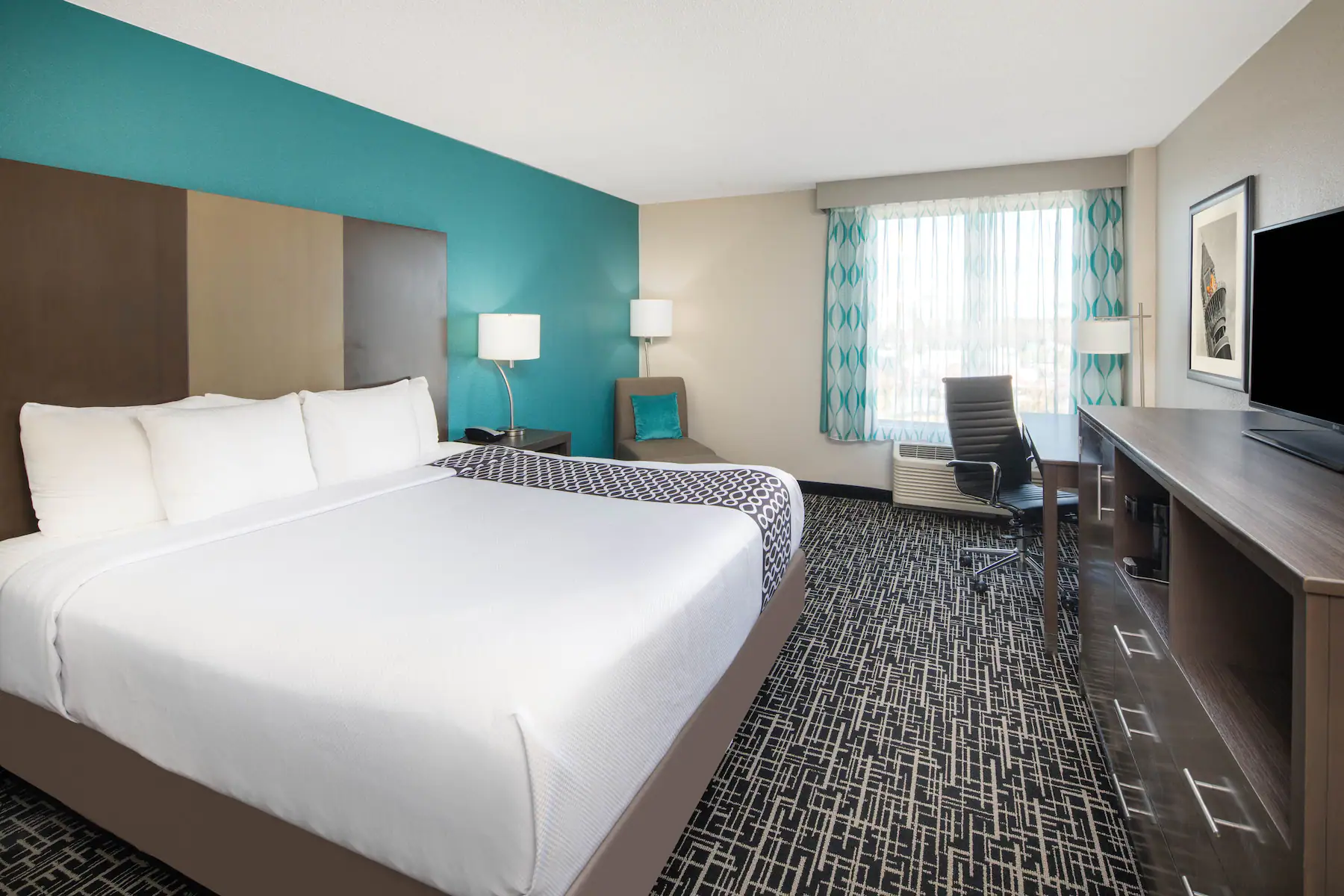 La Quinta Inn & Suites by Wyndham Atlanta Airport North 