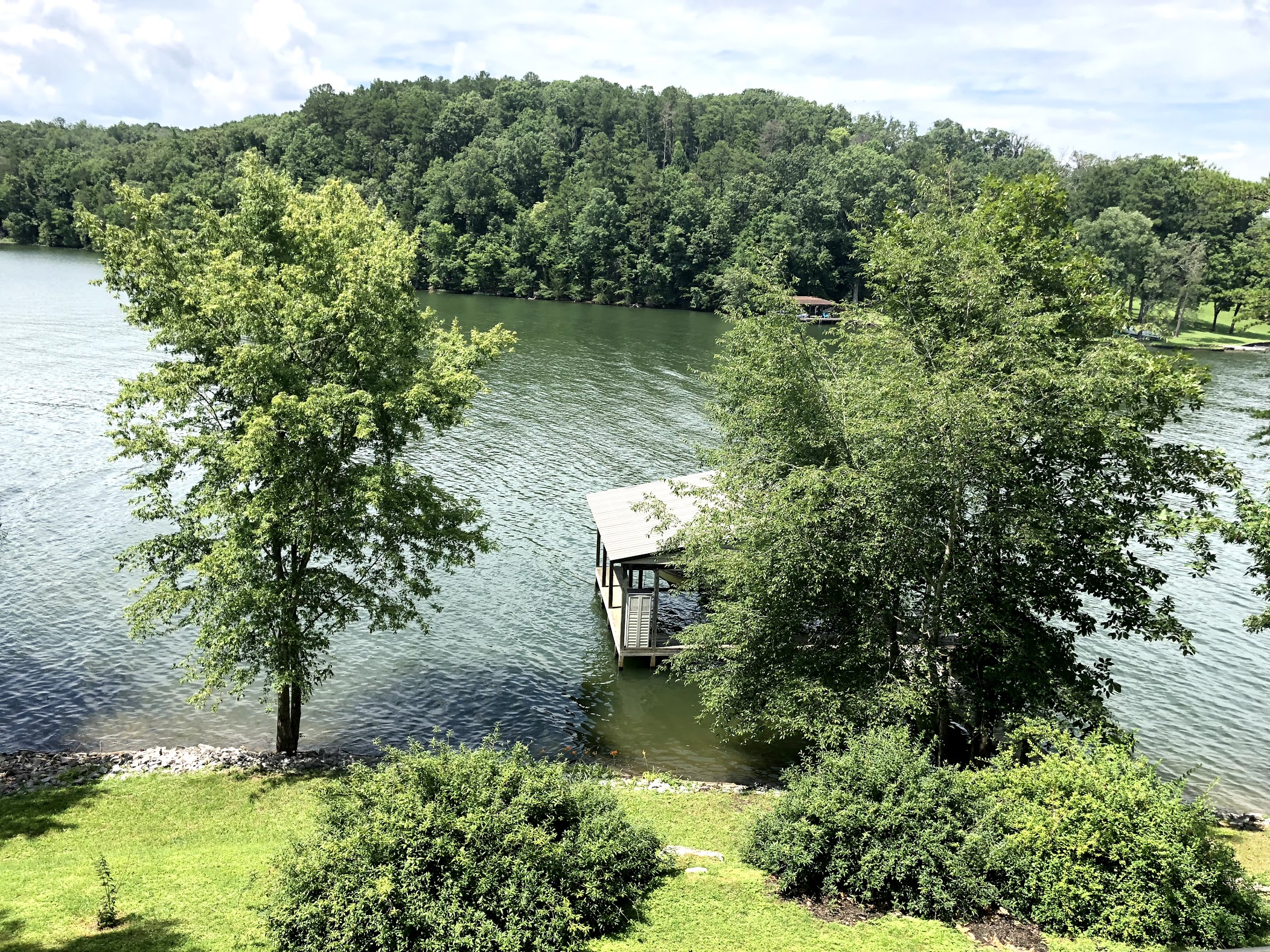 Beautiful and Quiet Lake House - Sale Creek