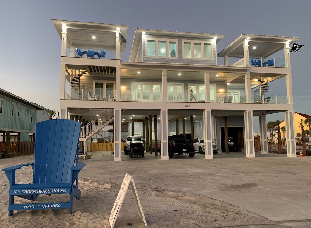 An enormous house for your beach vacation