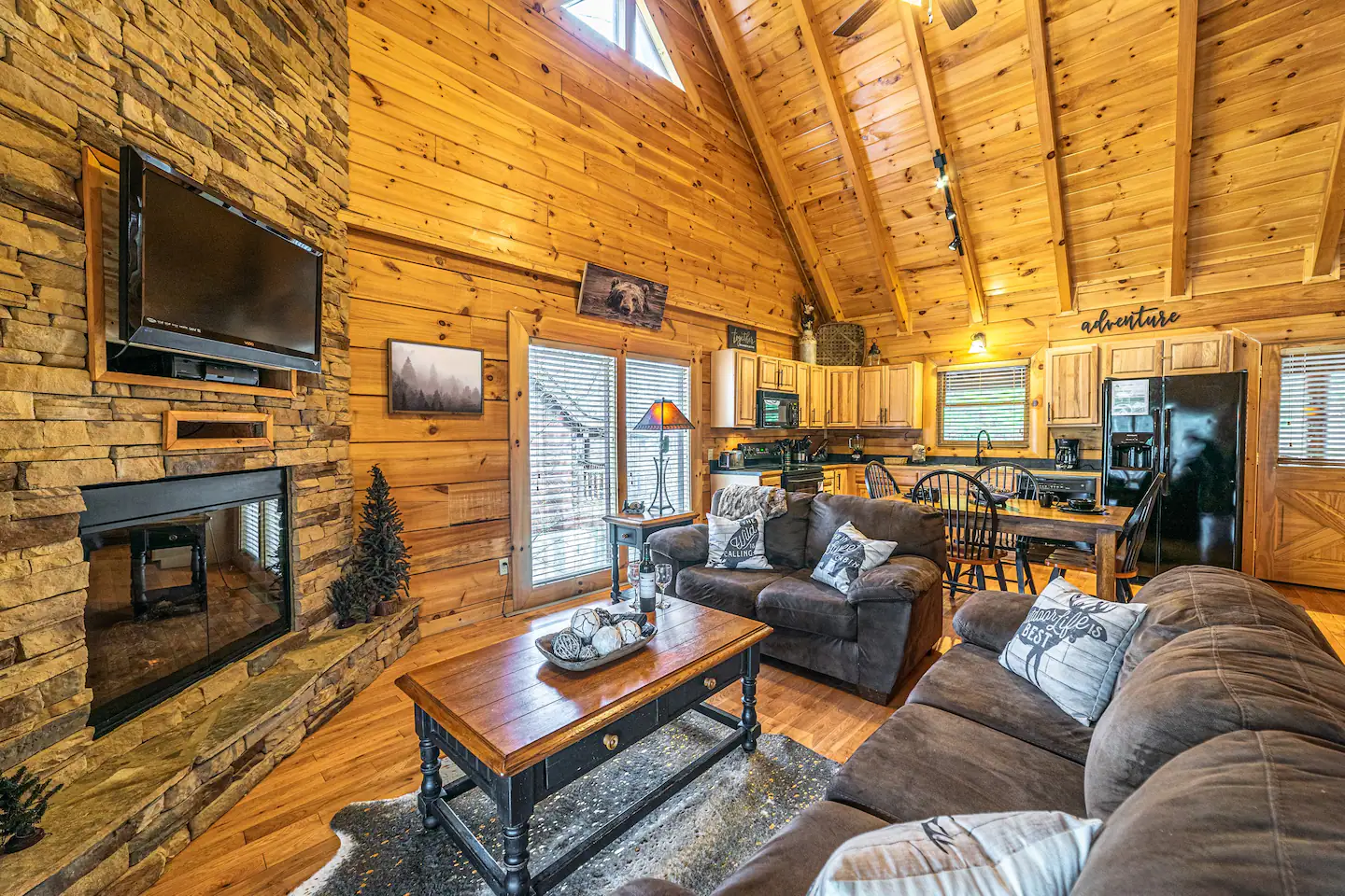 Cozy Cabin Getaway, Beautiful Gated Community