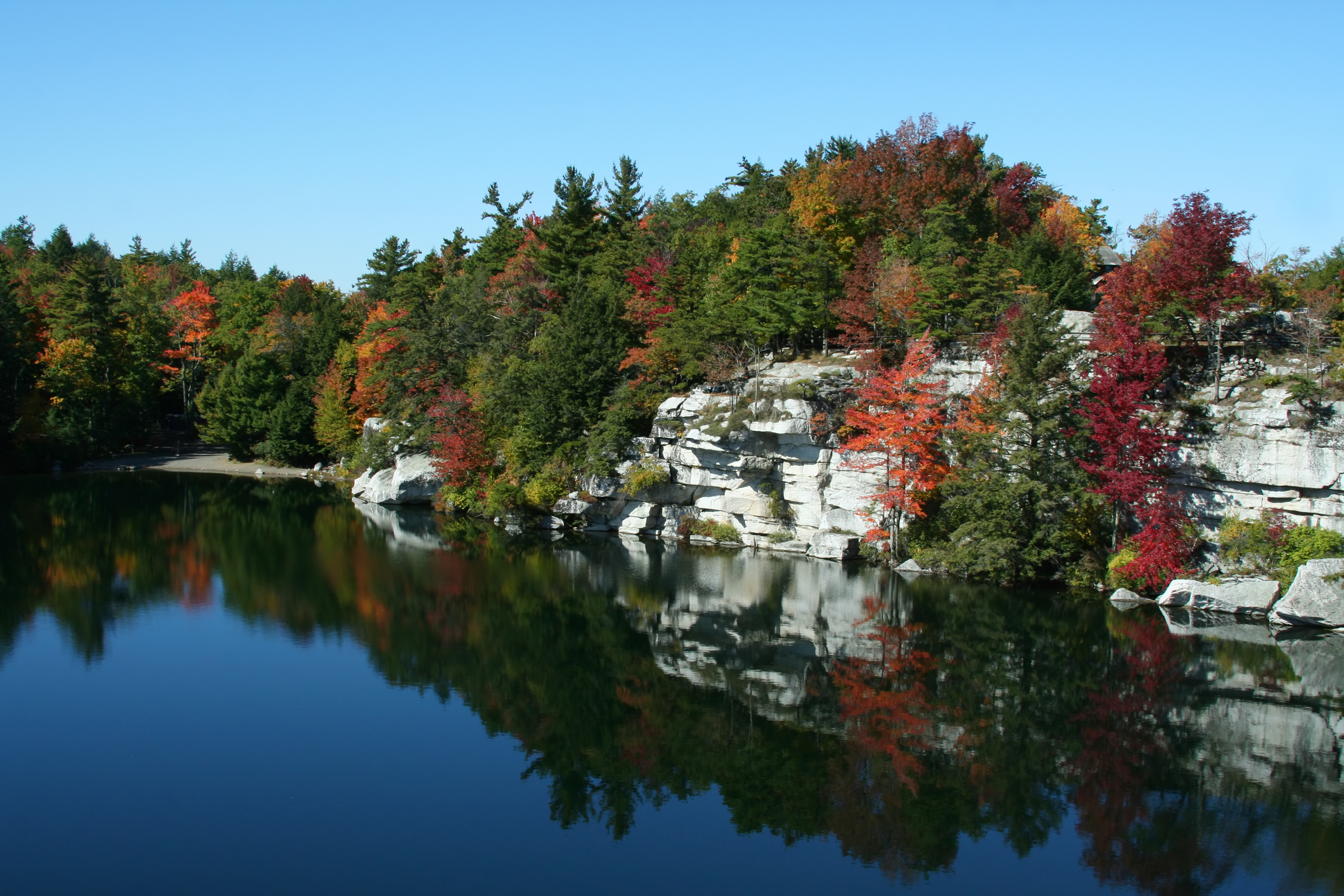 Beautiful fall foliage and lake at Minnewaska State Park in upstate New York, part of the Shawangunk Mountains