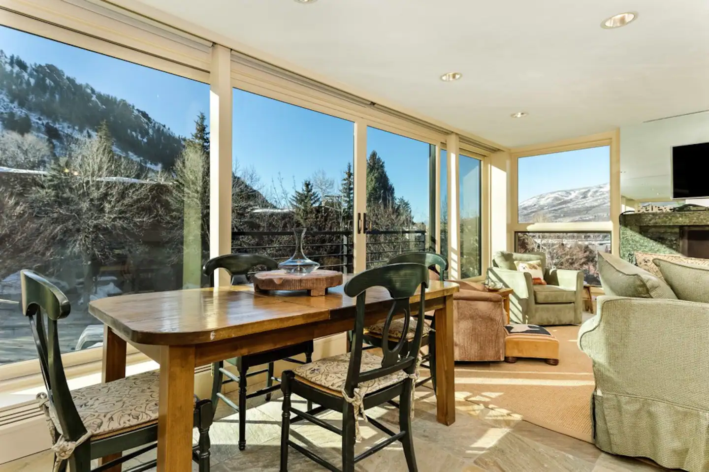 Heart of Town, Ski-In, Treehouse views over Aspen