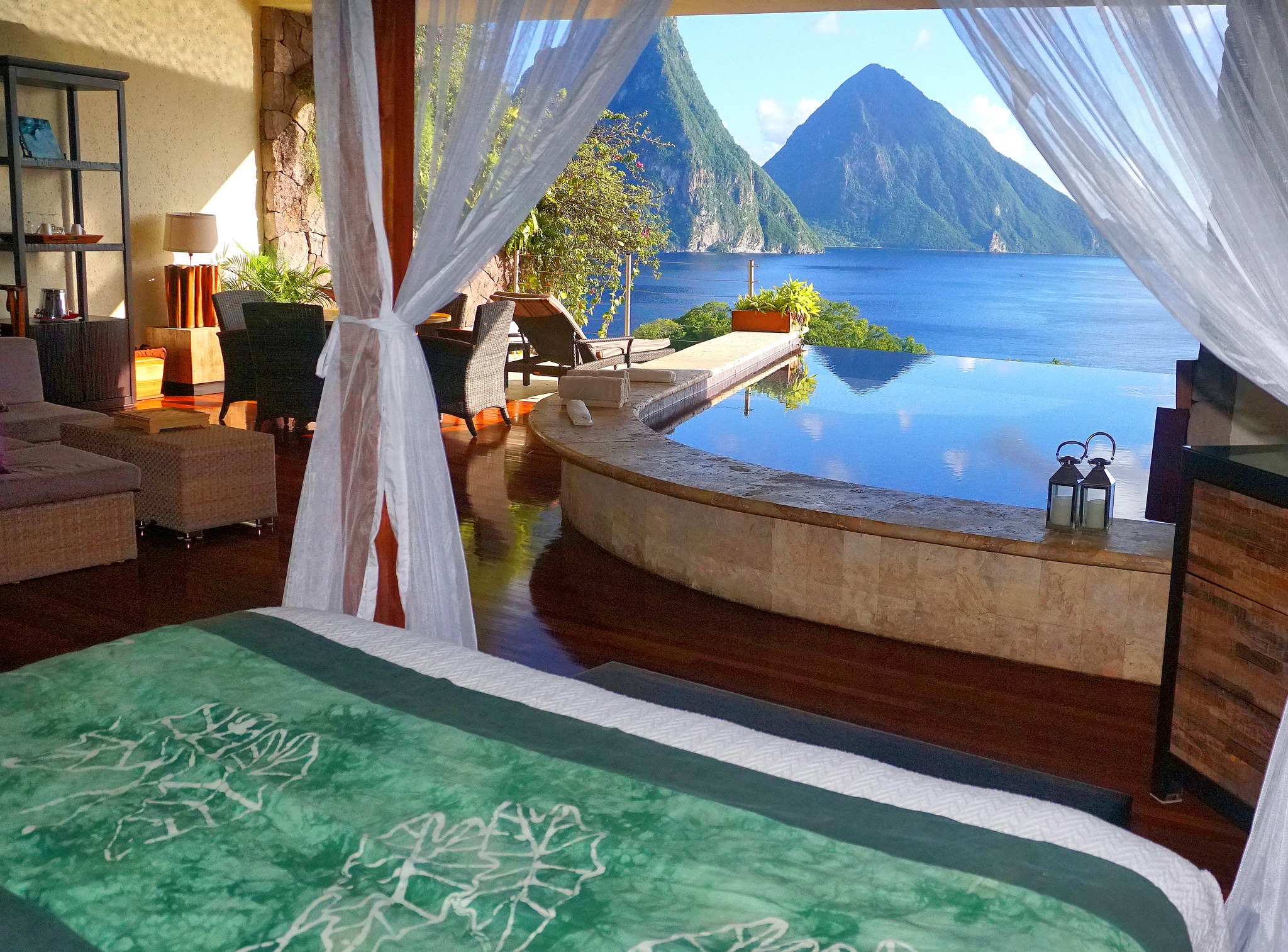 Jade Mountain Resort