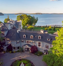 aerial of Balance Rock Inn