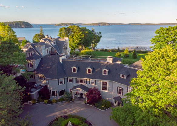 aerial of Balance Rock Inn