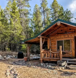 exterior of rustic cabin rental