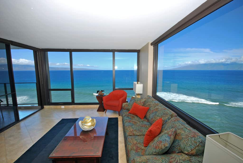 Spectacular 270 degree views-direct corner oceanfront apartment