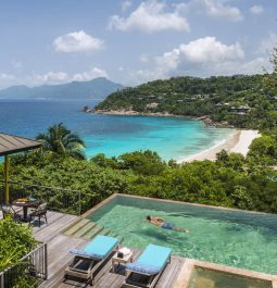 Villa on cliff with private pool