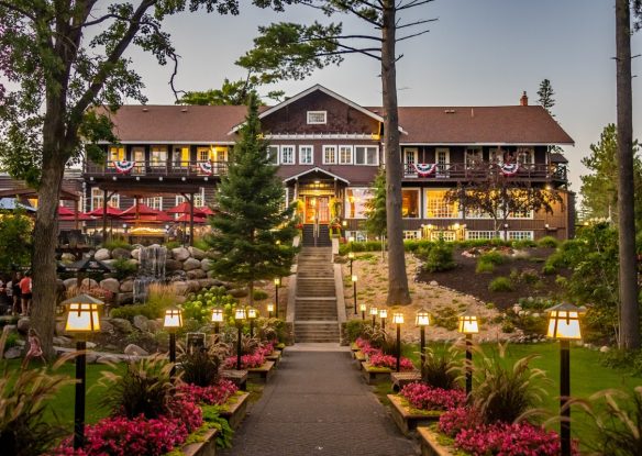 entrance to Grand View Lodge