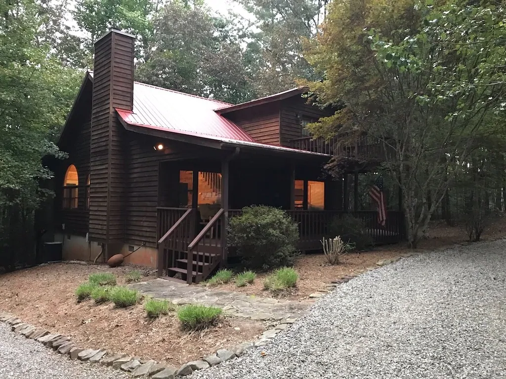 A luxury cabin near the town of Helen