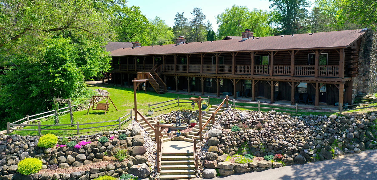 Along the banks of the beautiful Wisconsin River and two miles from downtown 