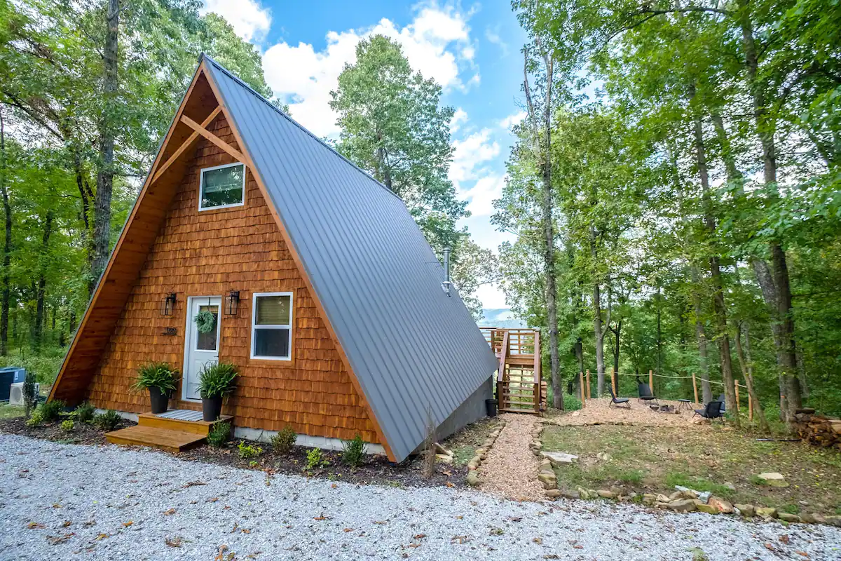 Modern amenities and a convenient location with this cabin