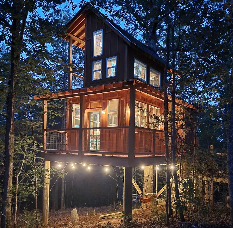 Branches Up Tree House Mountain Getaway