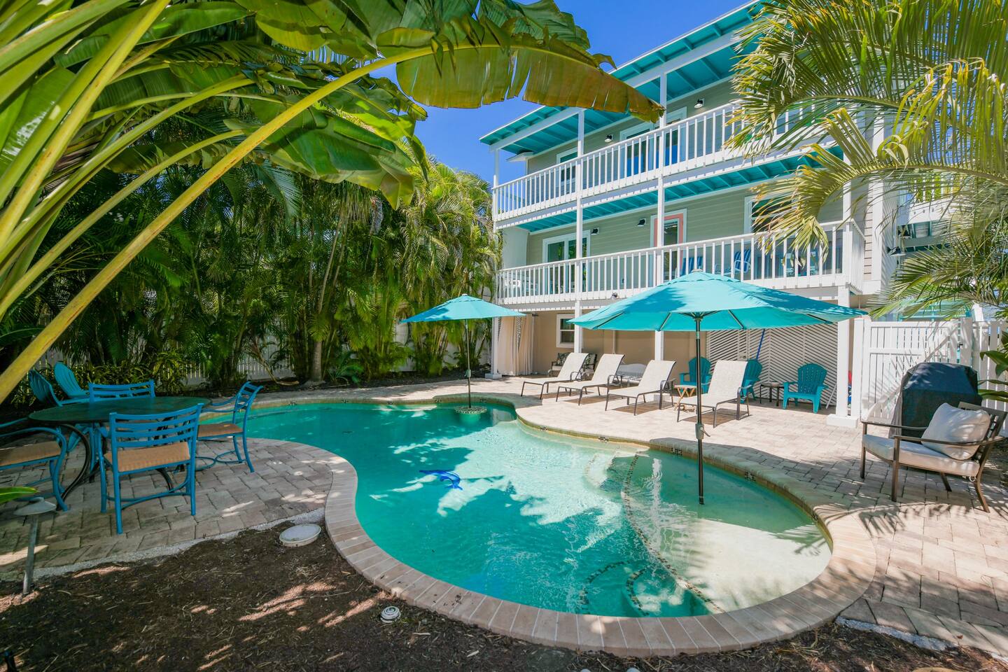 Beautiful Pool Home with Beach Views! - Bay Happy